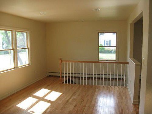 3rd image of 55 Vanderwater St