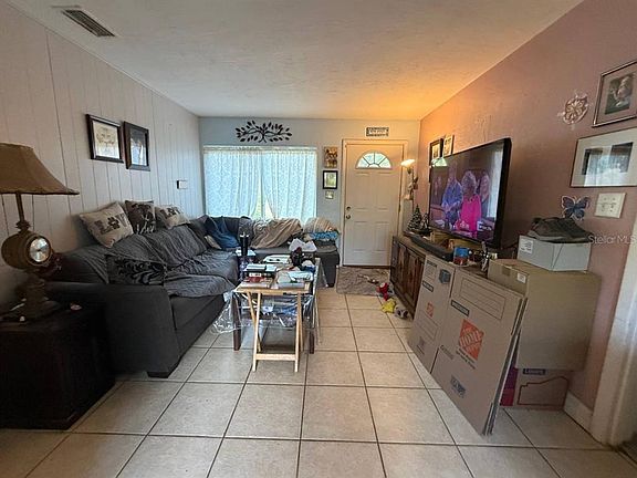 3rd image of 1032 NE 20th Ave