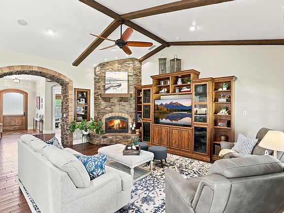 4th image of 1006 W Rock Springs Cir