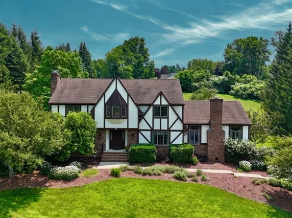 34 Deire Dr, Sparta Twp., NJ 07871