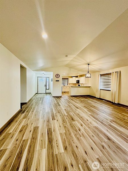 4th image of 519 7th Avenue NW