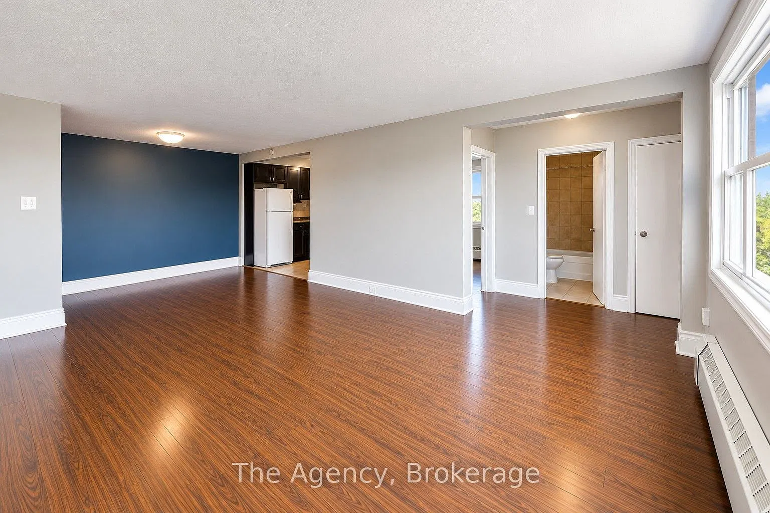 139 Westchester Cres — Photo 3