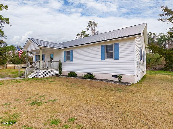 2nd image of 527 Marshallberg Road