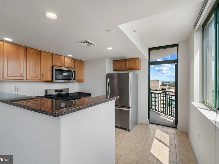 414 Water St #1812 — Photo 11