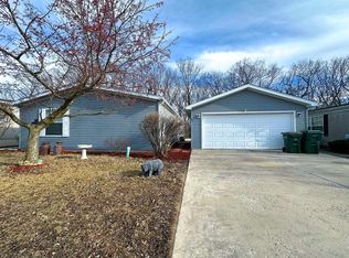 22507 S Woodside Dr, Channahon, IL 60410