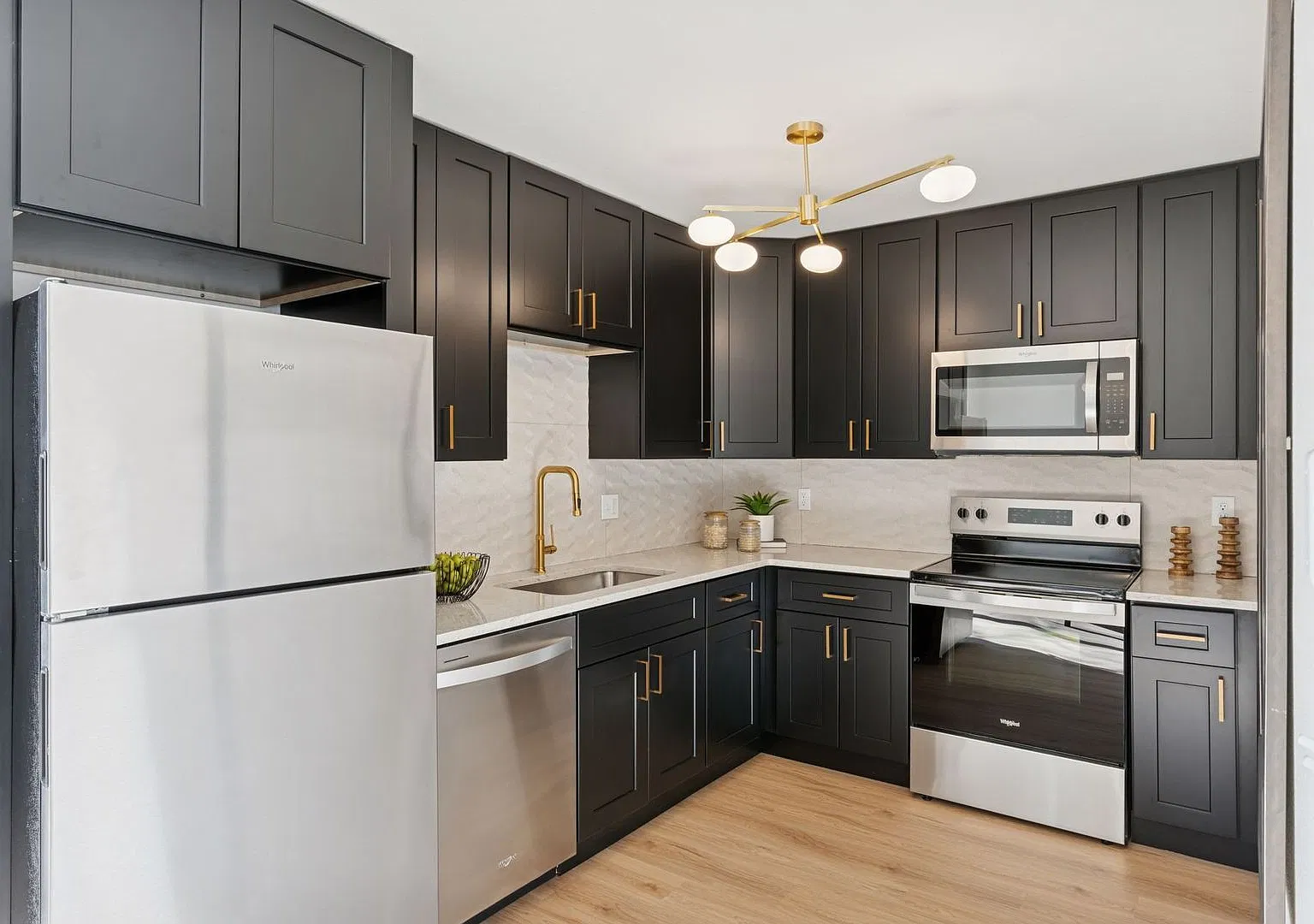 3 Bed Home Available Now in Littleton! — Photo 2
