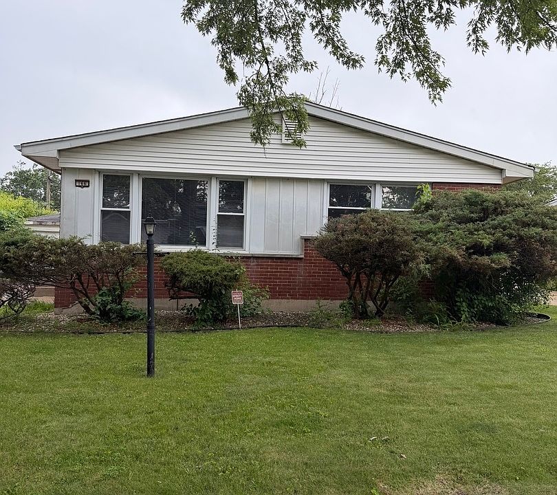 1st image of 166 Doris Ln