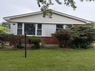 166 Doris Ln, Chicago Heights, IL 60411