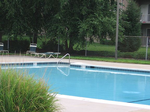 5th image of 7830 Parke West Dr APT 202