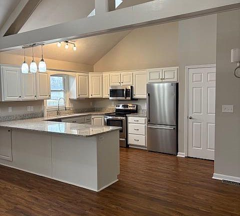 4th image of 4815 Red Dawn Dr