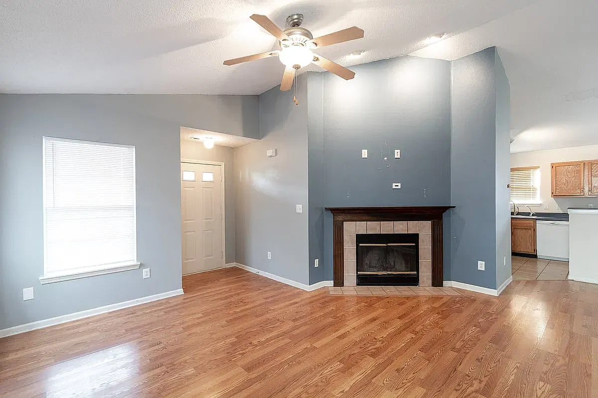 3 bed, 1319 sqft, $1,680 — Photo 4
