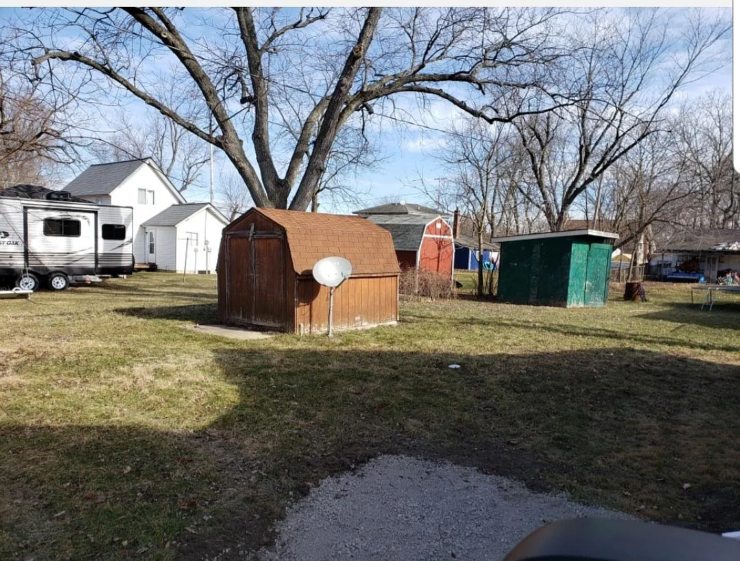 2 bed, 910 sqft, $1,000 — Photo 3