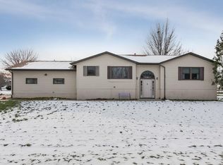 15 Charlotte Ct, Robins, IA 52328