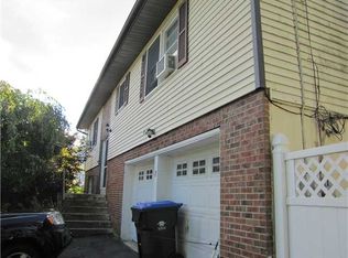 7 High St, Green Island, NY 12183