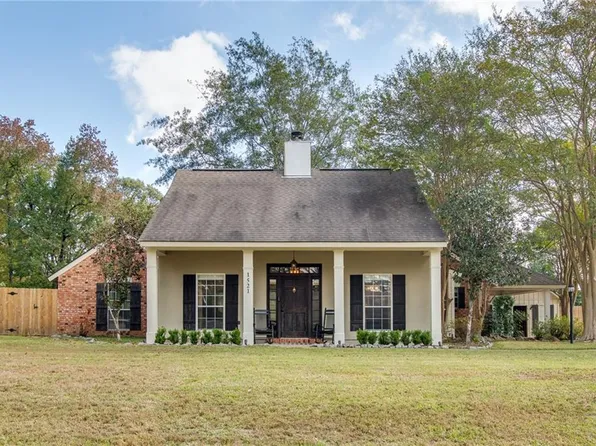1521 E Medalist Rd, Pineville, LA 71360