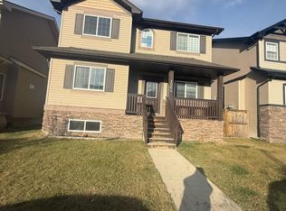1064 Channelside Dr SW, Airdrie, AB T4B3K4
