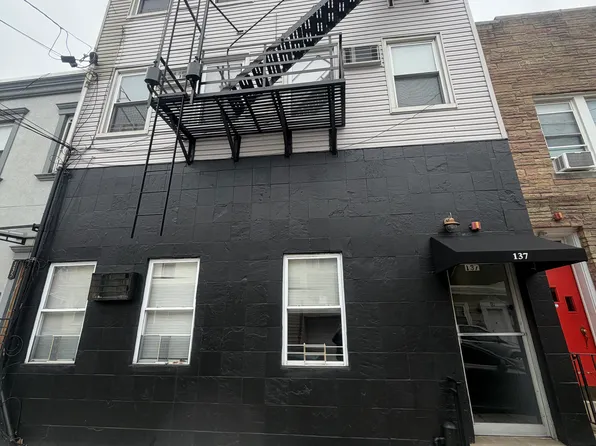 137 70th St APT 1A, West New York, NJ 07093