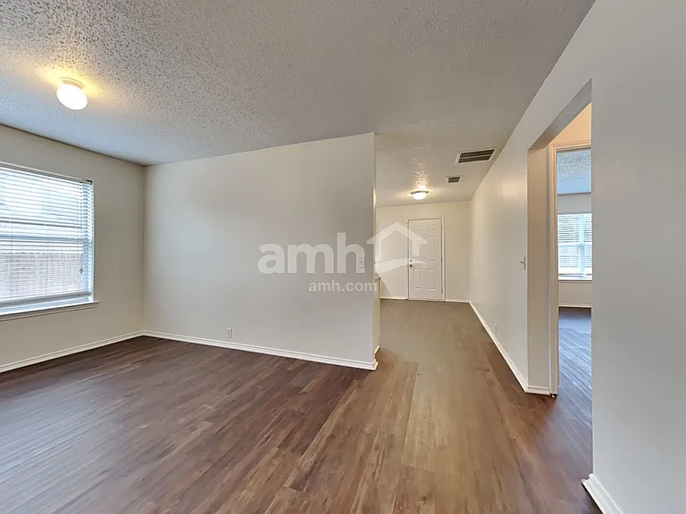 1523 Wavecrest Dr — Photo 8