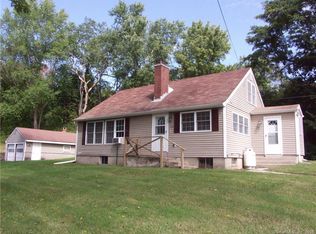 603 Mohegan Avenue Pkwy, Quaker Hill, CT 06375