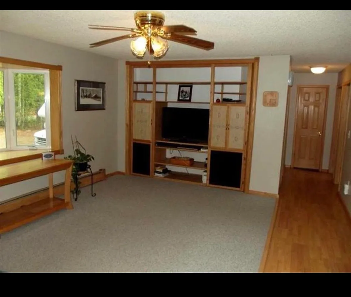 4 bed, 2362 sqft, $3,600 — Photo 4