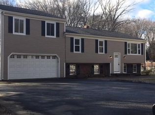 58 Stirling Dr, Glocester, RI 02857