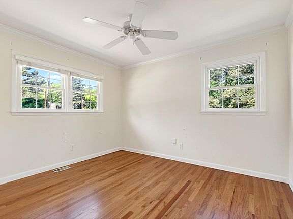 5th image of 2467 Milburnie Rd
