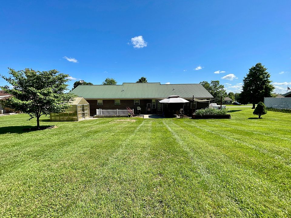 2nd image of 231 Arcadia View Dr