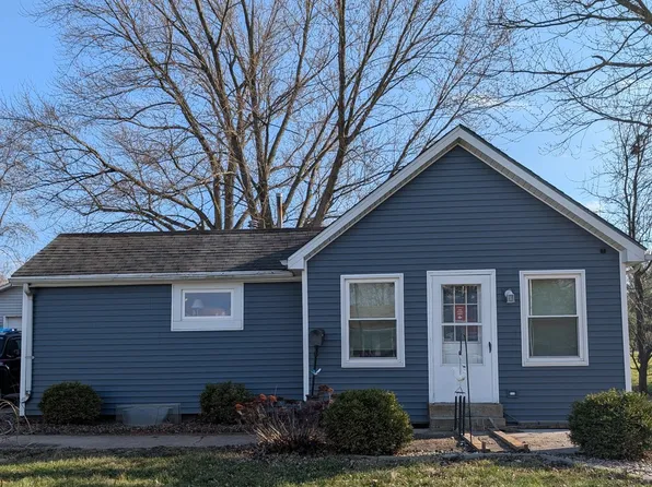506 E Richardson St, Farmer City, IL 61842