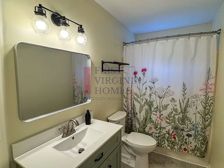 202 Blackthorn Ln — Photo 21