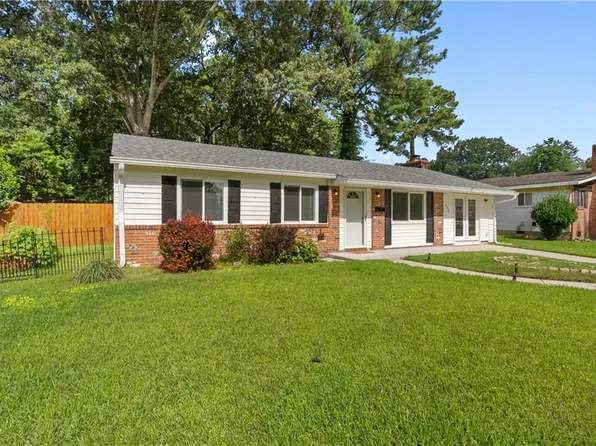 453 Turf Dr, Virginia Beach, VA 23452