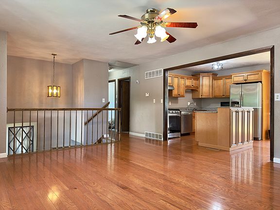 5th image of 614 Cypress Dr