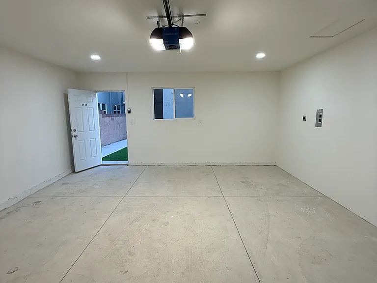 2465 Torrance Blvd — Photo 40