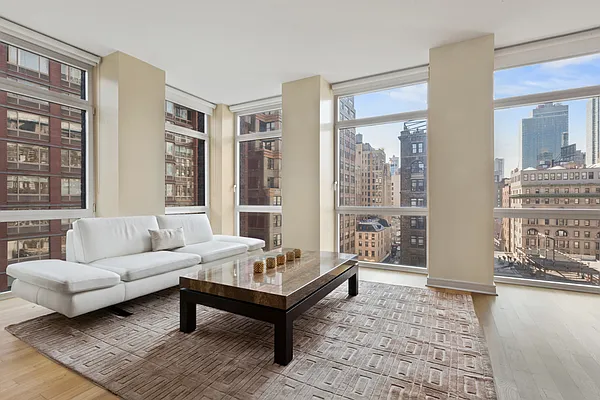 Sold by GARG Real Estate | media 2