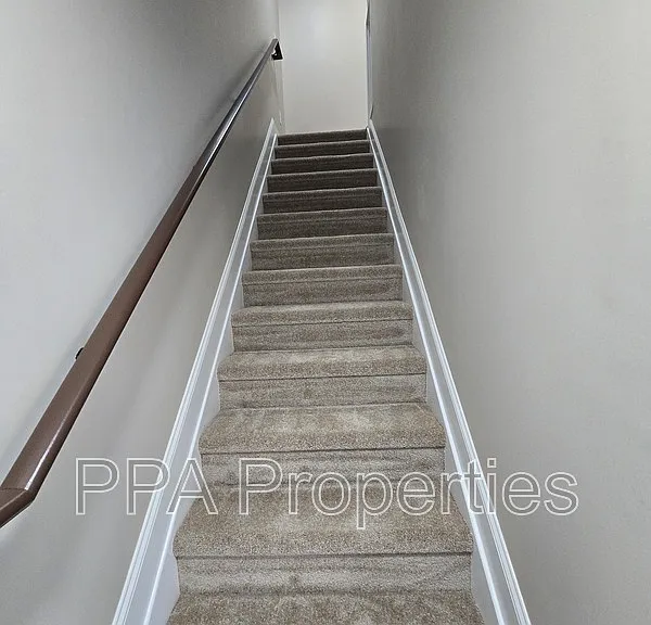 402 Giles St — Photo 20