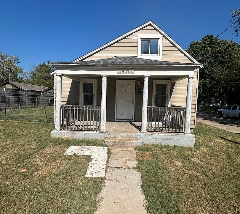 1501 W High St