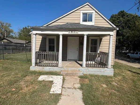 1501 W High St, Springfield, MO 65803