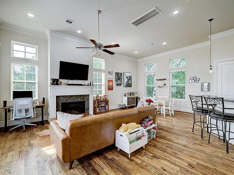 8932 Lakeshore Bend Dr — Photo 8
