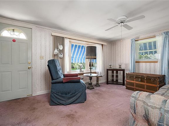 3rd image of 28 Anthony Dr