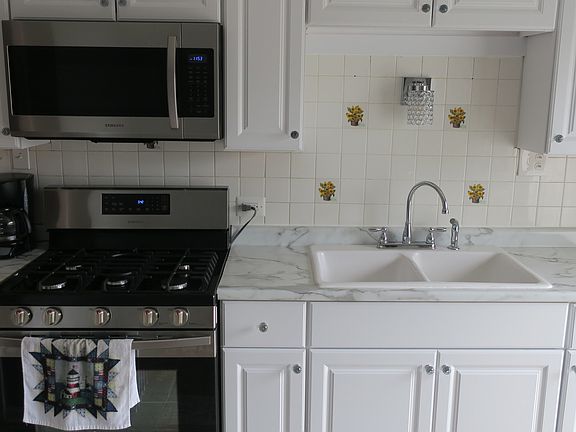 3rd image of 7342 Winthrop Way Unit 3