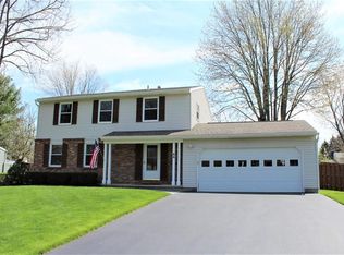 44 Rawhide Dr, West Henrietta, NY 14586