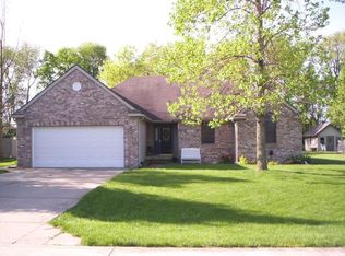2144 Oakridge Pkwy, Terre Haute, IN 47802