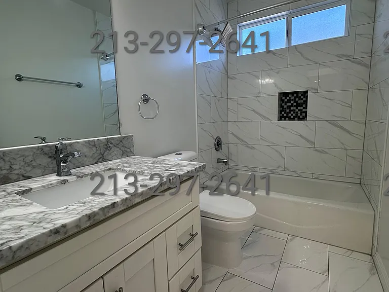 1241 Tamarind Ave #1 — Photo 6