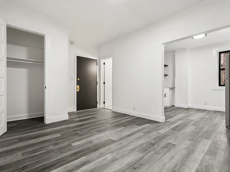 408 E 6th St #5 — Photo 9