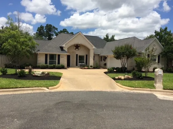 9223 Brookwater Cir, College Station, TX 77845