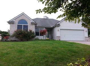 26578 Woodmont Dr, Perrysburg, OH 43551