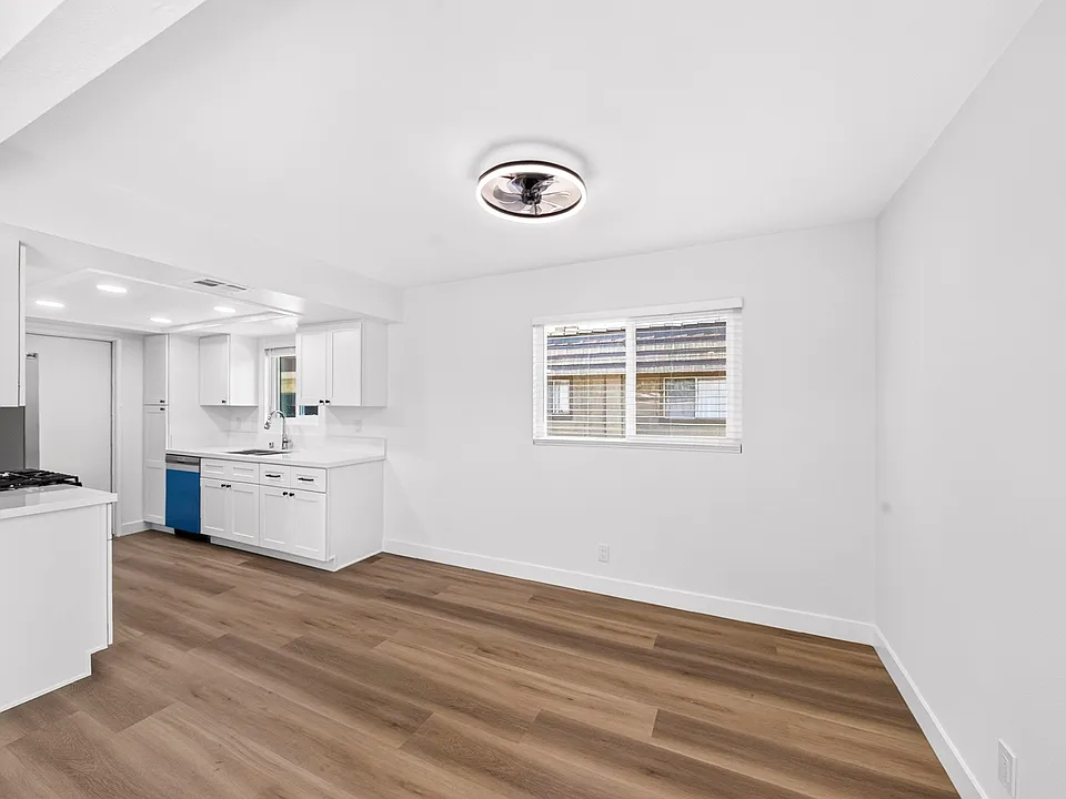6651 Western Ave #4