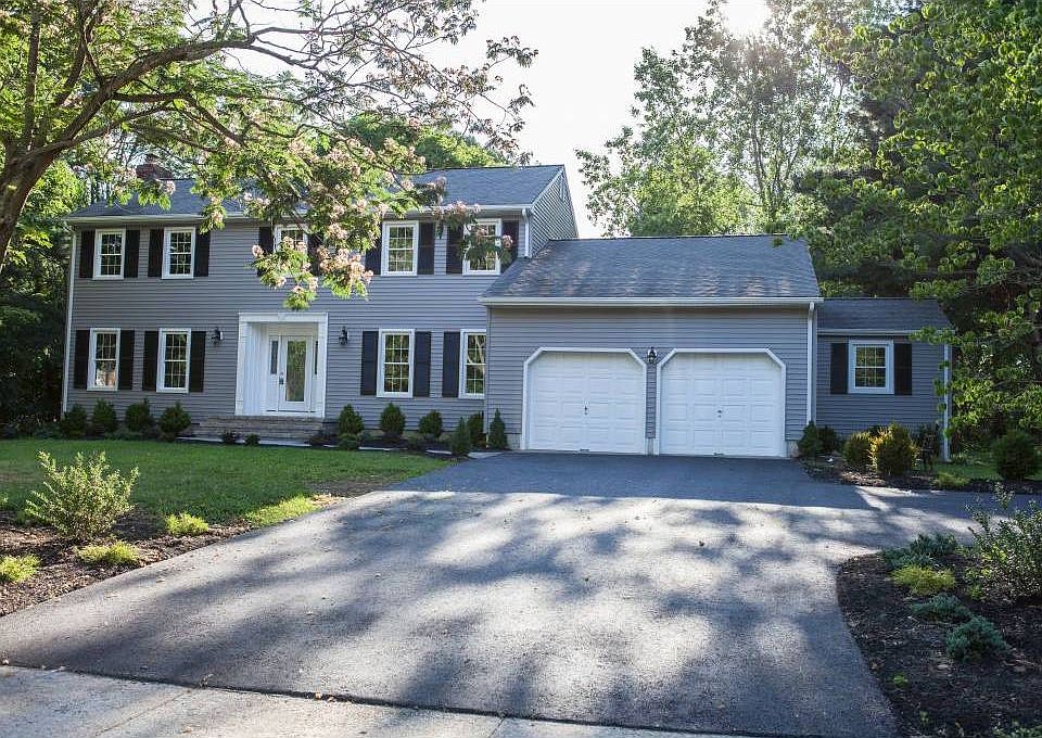 1st image of 7 Wellington Dr