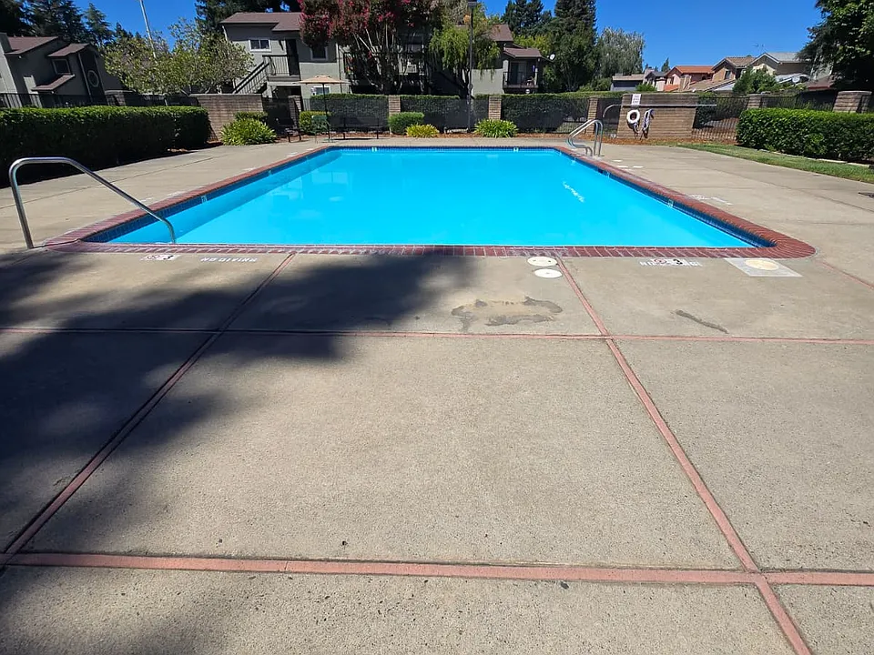 102 Luna Grande Cir #6