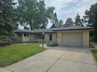 1122 N Osborne Blvd, Racine, WI 53405