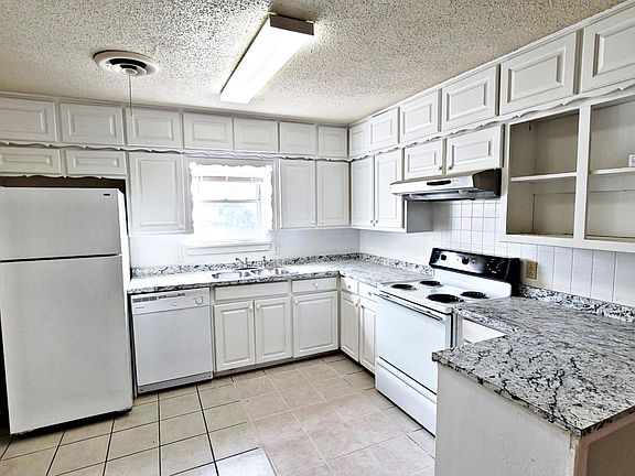 4th image of 4812 Colorado Blvd